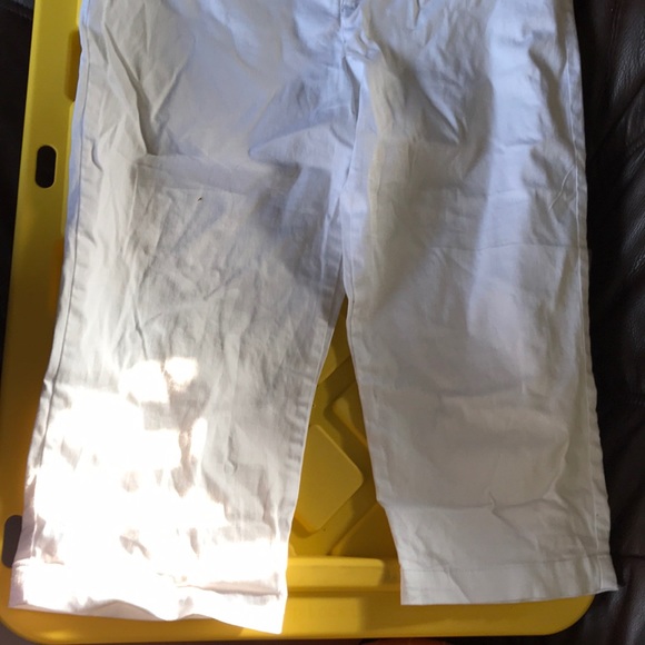 New with no tag white Capri. - Picture 2 of 4